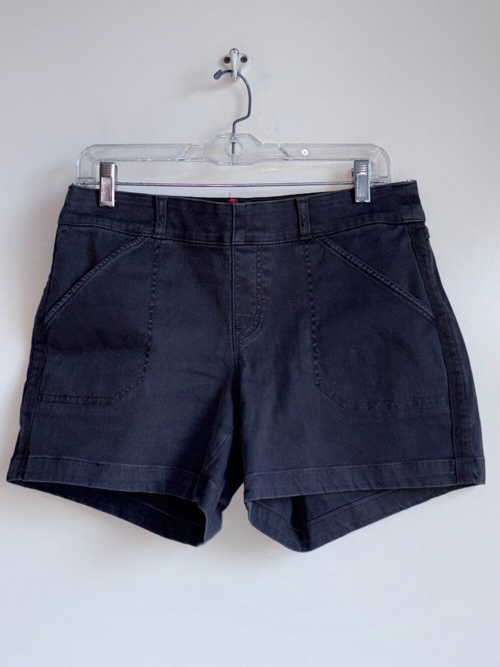 SPANX Stretch Twill Shorts Size Medium